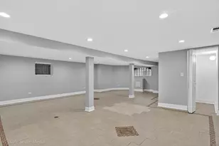 8132 S Paxton Ave, Chicago, IL 60617 - Photo 21