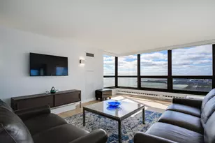 360 E Randolph St, Chicago, IL 60601 - Photo 5