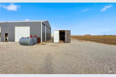 335 N 9250E Road, Momence, IL 60954 - Photo 5