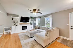 1931 Moore Ave, Saint Charles, IL 60174 - Photo 5