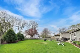 1931 Moore Ave, Saint Charles, IL 60174 - Photo 23
