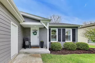 1931 Moore Ave, Saint Charles, IL 60174 - Photo 3