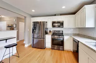 1931 Moore Ave, Saint Charles, IL 60174 - Photo 9