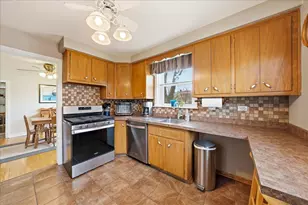 912 Hull Ave, Westchester, IL 60154 - Photo 9