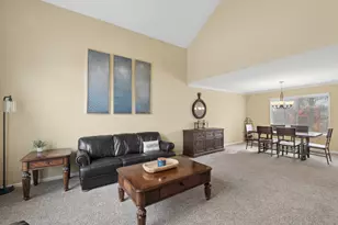 1656 Normandy Woods Ct, Grayslake, IL 60030 - Photo 21