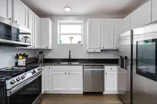 2401 W Lexington St, Chicago, IL 60612 - Photo 9