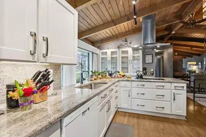 214 Hancock Avenue, Lake Bluff, IL 60044 - Photo 5