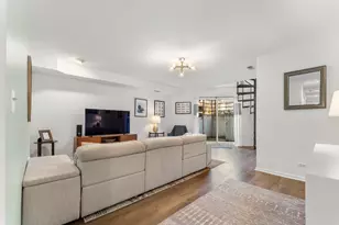 1266 N Wood St, Chicago, IL 60622 - Photo 17