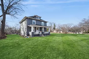 9 Center Rd, Streamwood, IL 60107 - Photo 5