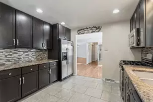 15252 Waterman Dr, South Holland, IL 60473 - Photo 7