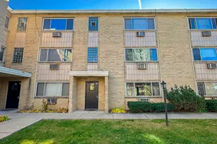 7019 N Ridge Blvd, Chicago, IL 60645 - Photo 1