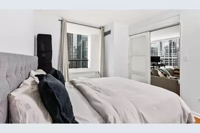 345 N Lasalle Street #2405, Chicago, IL 60654 - Photo 9