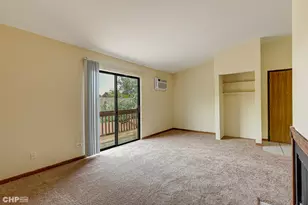 439 Berkshire Dr, Crystal Lake, IL 60014 - Photo 7