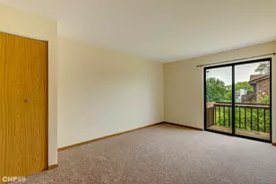 439 Berkshire Dr, Crystal Lake, IL 60014 - Photo 9