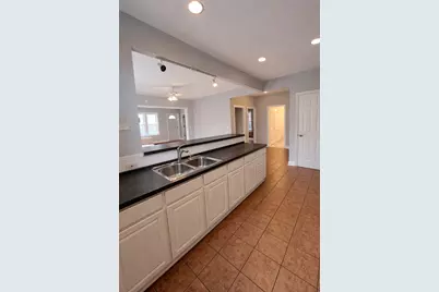 3716 N Cicero Avenue #2e, Chicago, IL 60641 - Photo 3