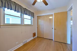 5036 Crain St, Skokie, IL 60077 - Photo 13