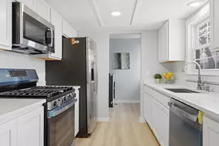 593 Bristol Ln, Elk Grove Village, IL 60007 - Photo 15