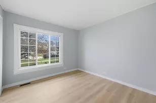 593 Bristol Ln, Elk Grove Village, IL 60007 - Photo 21