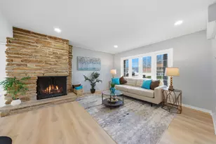 593 Bristol Ln, Elk Grove Village, IL 60007 - Photo 3