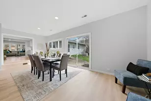 593 Bristol Ln, Elk Grove Village, IL 60007 - Photo 7