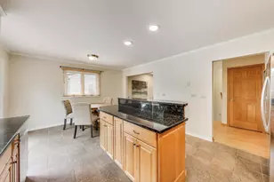 111 S Brighton Pl, Arlington Heights, IL 60004 - Photo 11