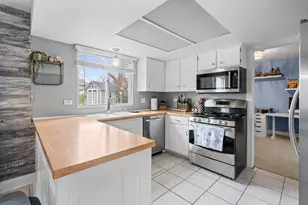 340 Stonehurst Ln, Roselle, IL 60172 - Photo 13