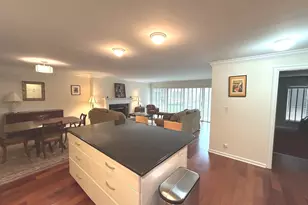 2 Oak Brook Club Dr, Oak Brook, IL 60523 - Photo 9