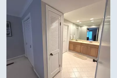 2 Oak Brook Club Drive #B111, Oak Brook, IL 60523 - Photo 17