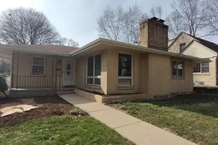 116 N Vale Ave, Rockford, IL 61107 - Photo 3