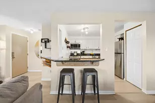 1240 S Lorraine Rd, Wheaton, IL 60189 - Photo 5