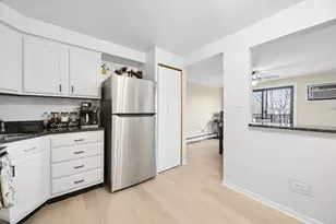 1240 S Lorraine Rd, Wheaton, IL 60189 - Photo 7