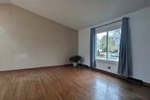 2284 Briarhill Dr, Naperville, IL 60565 - Photo 3