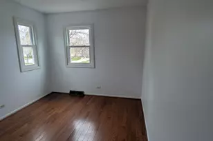 2284 Briarhill Dr, Naperville, IL 60565 - Photo 9