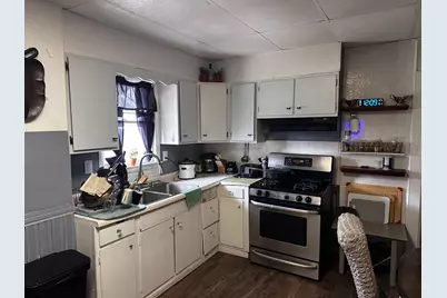 482 S Float Avenue, Freeport, IL 61032 - Photo 7