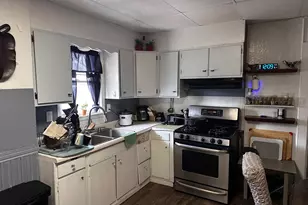 482 S Float Ave, Freeport, IL 61032 - Photo 7