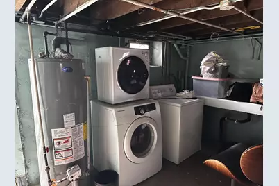 482 S Float Avenue, Freeport, IL 61032 - Photo 17