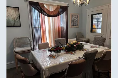 482 S Float Avenue, Freeport, IL 61032 - Photo 5