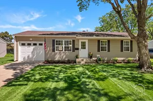 37 Ridge Ln, Geneva, IL 60134 - Photo 1