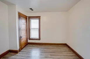 706 McDonough St, Joliet, IL 60436 - Photo 5