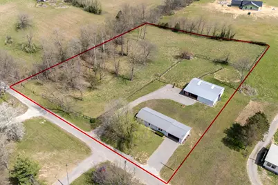 306 N White Street N, Creal Springs, IL 62922 - Photo 3