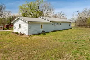 306 N White Street N, Creal Springs, IL 62922 - Photo 23