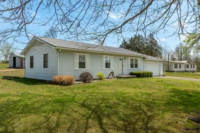 306 N White Street N, Creal Springs, IL 62922 - Photo 1