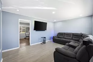 205 Villa Rd, Streamwood, IL 60107 - Photo 3