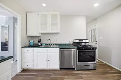 205 Villa Road, Streamwood, IL 60107 - Photo 7