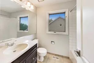 1101 Oakwood Dr, Westmont, IL 60559 - Photo 23