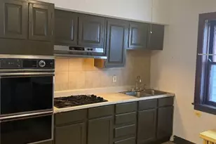 10214 S State St, Chicago, IL 60628 - Photo 3