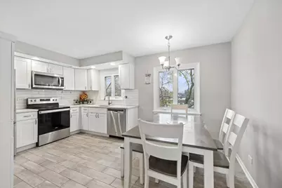 10344 S Pulaski Road #304, Oak Lawn, IL 60453 - Photo 5