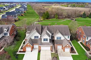 9 Red Tail Dr, Hawthorn Woods, IL 60047 - Photo 3