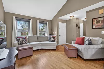 81 Washington Avenue, Streamwood, IL 60107 - Photo 3