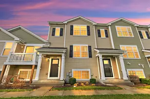 2563 Bella Dr, Pingree Grove, IL 60140 - Photo 3